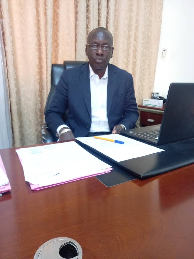 Mamadou Ndiaye, DG de l’hôpital Youssou Mbargane, félicite Amadou Ba