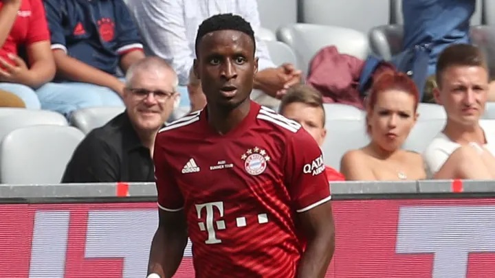 Bayern, Sénégal : traité comme « un dealer » à l&rsquo;aéroport, Bouna Sarr crie au scandale et au racisme