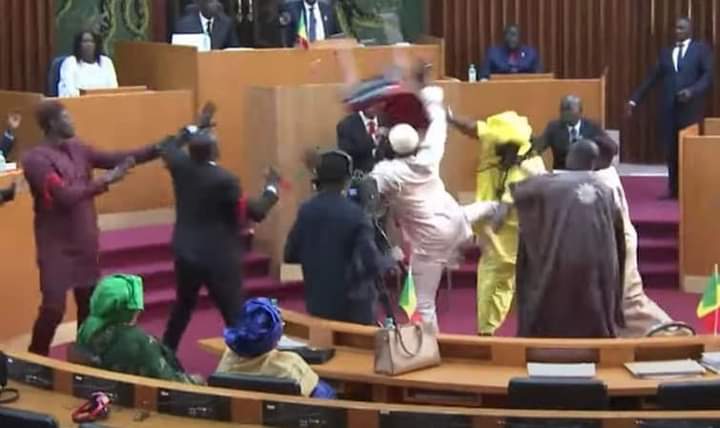 Affaire Amy Ndiaye Gniby: les députés de YAW et de PUR Massata Samb et Mamadou Niang en garde à vue