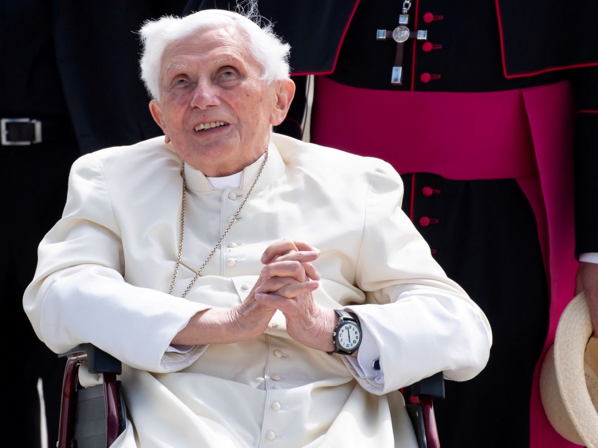 L&rsquo;ancien pape Benoit XVI est « gravement malade », déclare François