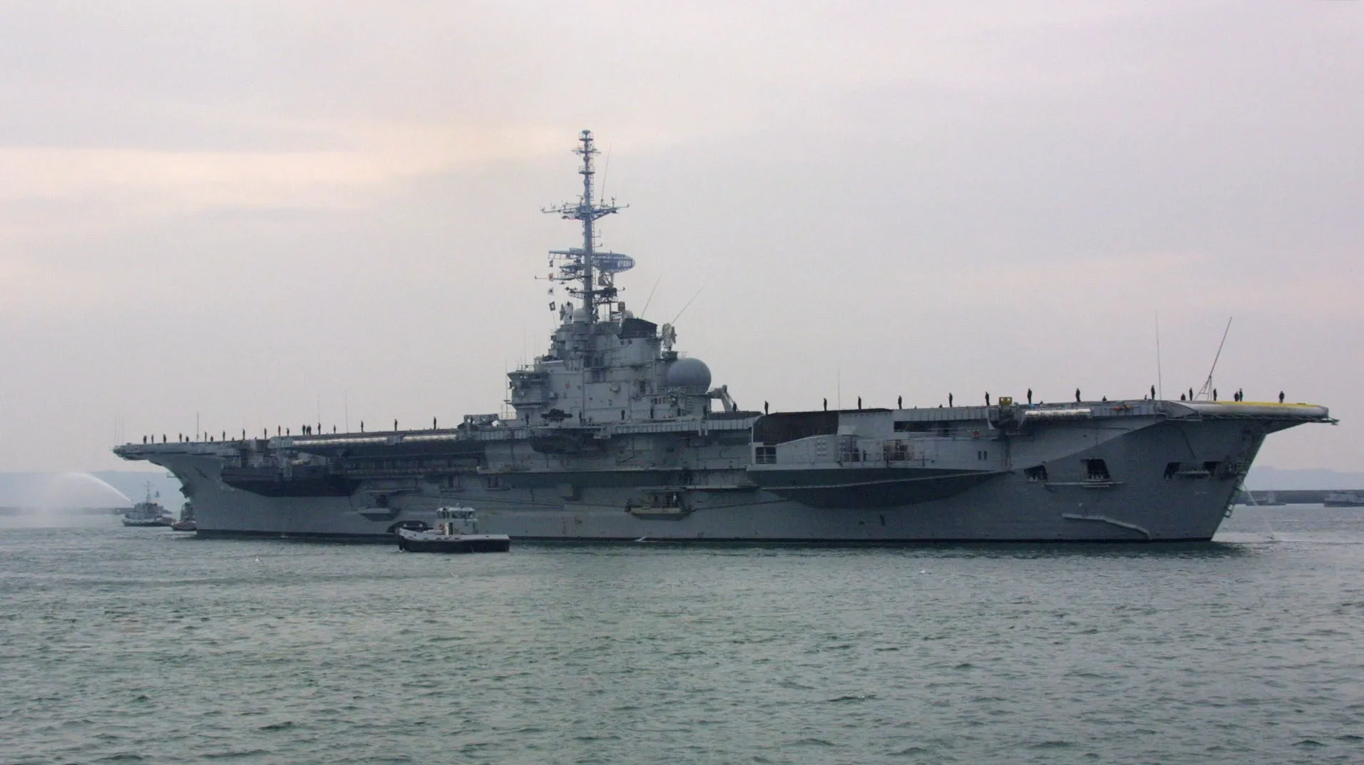 Le Brésil a coulé l&rsquo;ancien porte-avions français «Foch» au large de ses côtes