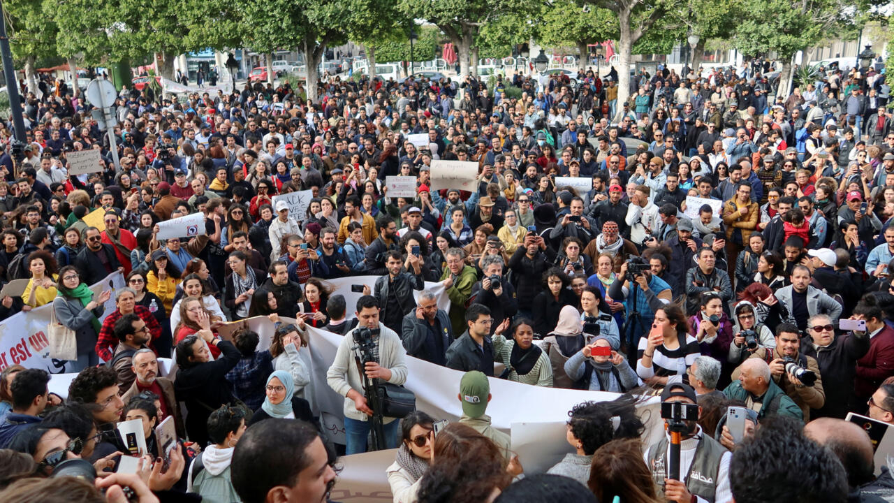 Tunisie: malgré une manifestation de soutien aux migrants, la situation est tendue pour les Subsahariens