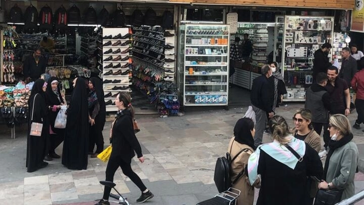 Iran: des jeunes toujours déterminés à réclamer plus de libertés
