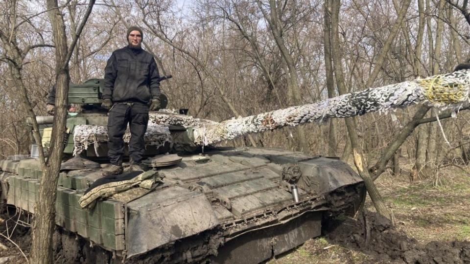 Guerre en Ukraine: face aux Russes, des tankistes harassés et des blindés obsolètes