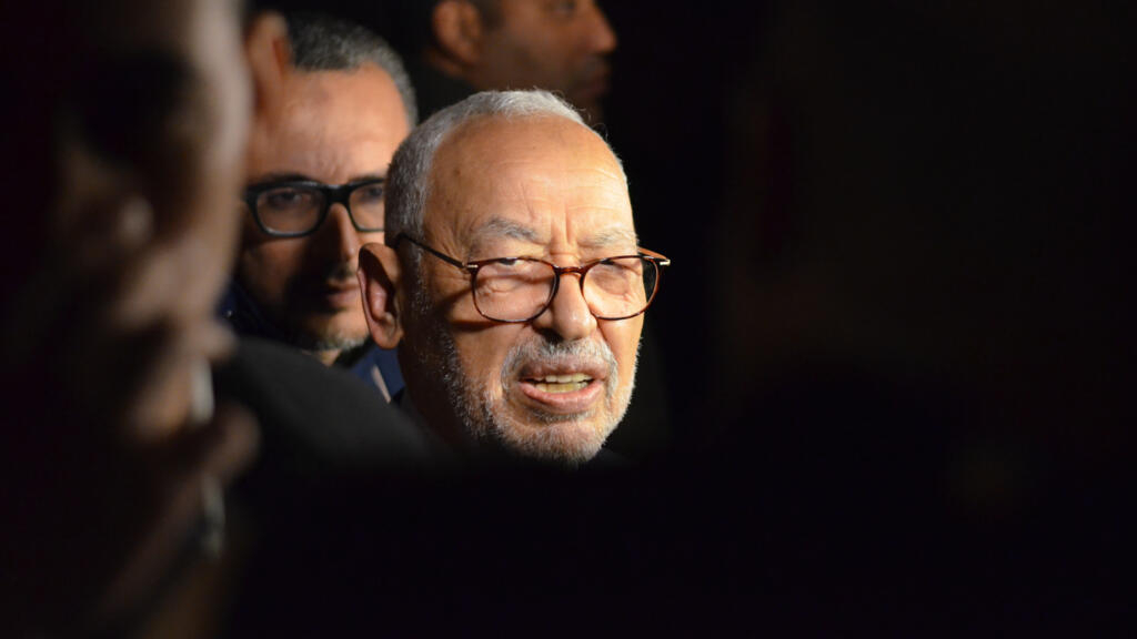 Tunisie: le chef du parti Ennahdha Rached Ghannouchi placé sous mandat de dépôt