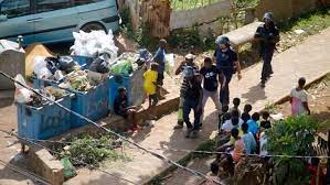 Mayotte: un collectif demande l&rsquo;abandon de l&rsquo;opération anti-migrants «Wuambushu»