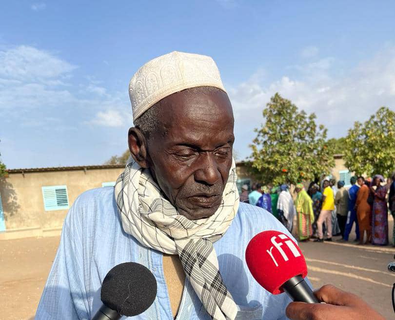 Scrutin présidentiel à Ndiaganiao: dans l&rsquo;unique centre du village, les bureaux de vote ont ouvert à 8h passées de questions minutes