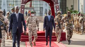 Au Mali et au Burkina Faso, le président sénégalais prône le dialogue entre l&rsquo;Alliance des États du Sahel et la Cédéao