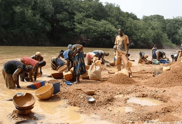 Kédougou : Les forces de l&rsquo;ordre mettent fin aux activités clandestines d&rsquo;orpaillage